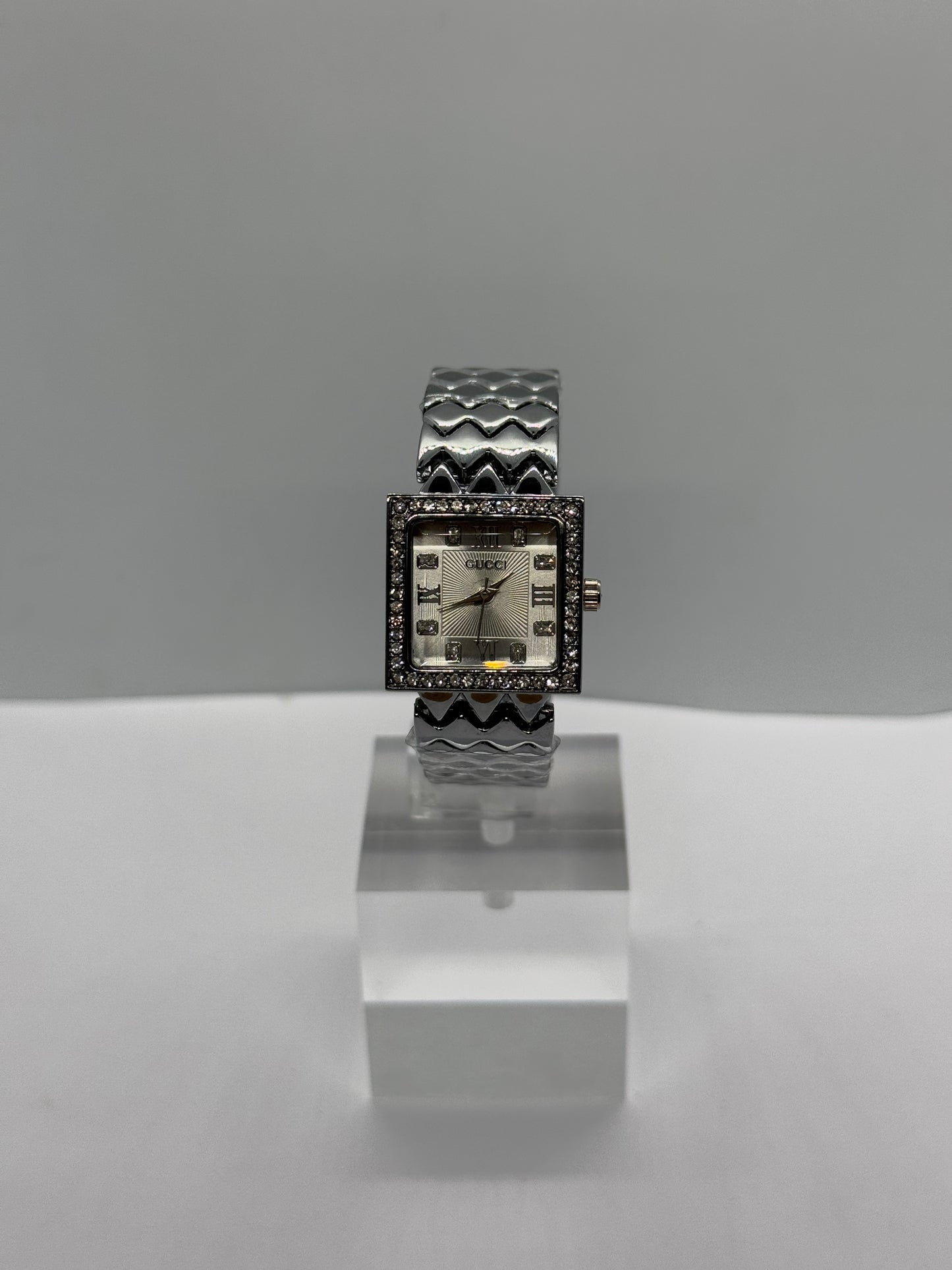 GUESS For Her ( Silver Strap-Square White Face)