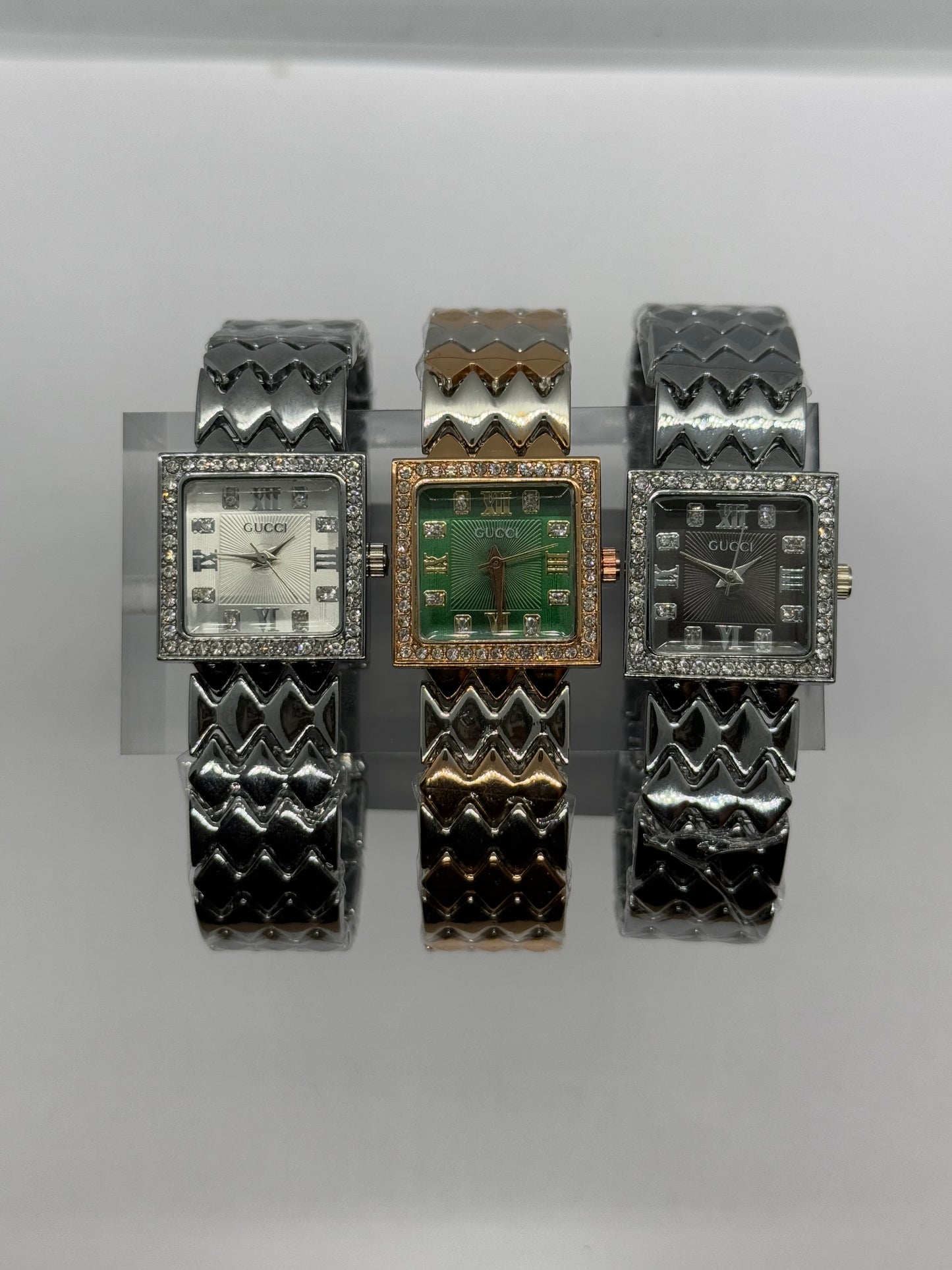 GUESS For Her ( Silver Strap-Square White Face)