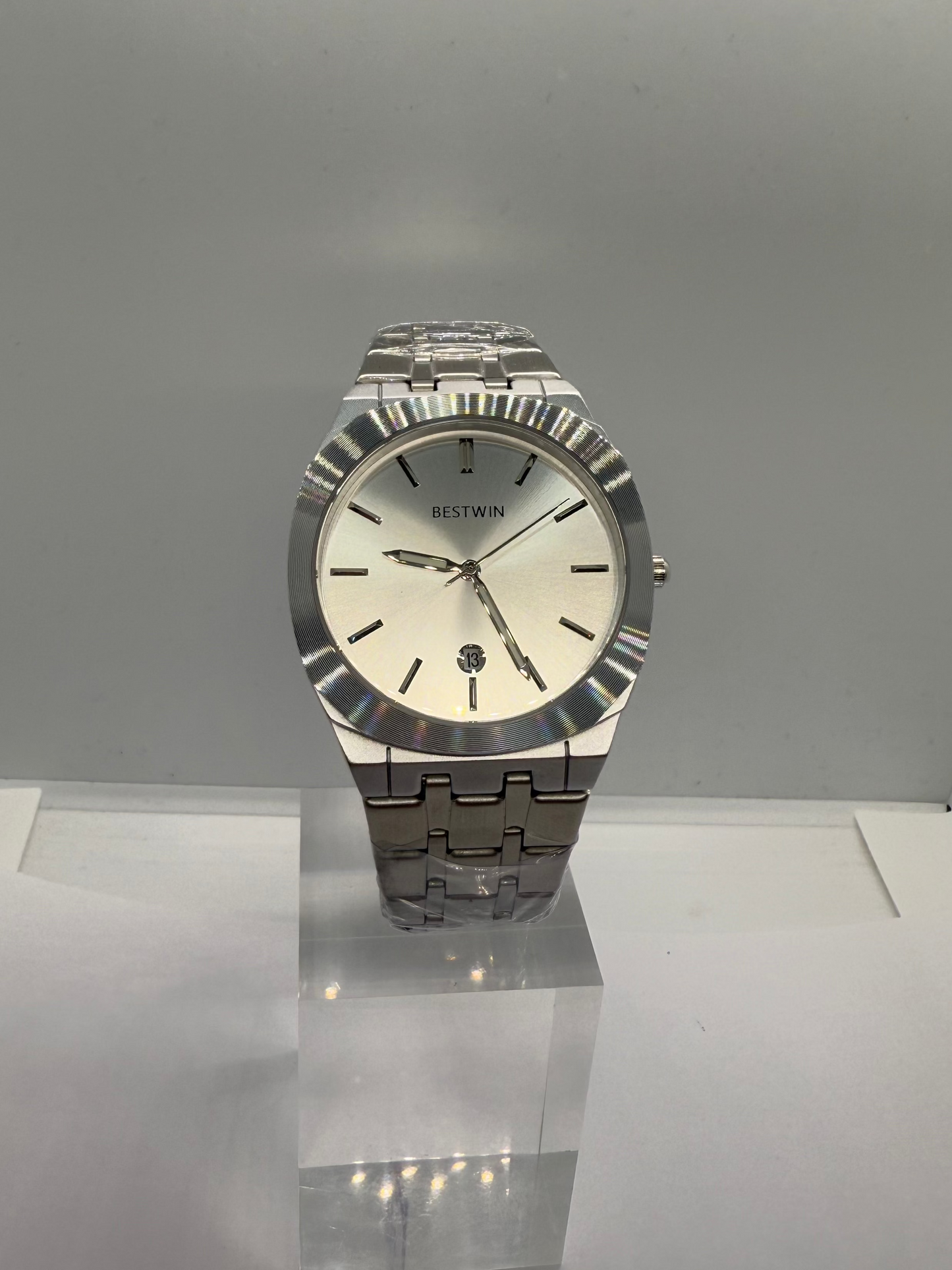 Bestwin (Silver Metal Strap - White Face)